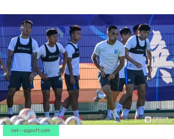 古斯托客串左后卫表现出色成亮点 打造全能角色引发热议 古斯托客串左后卫表现出色成亮点 打造全能角色引发热议